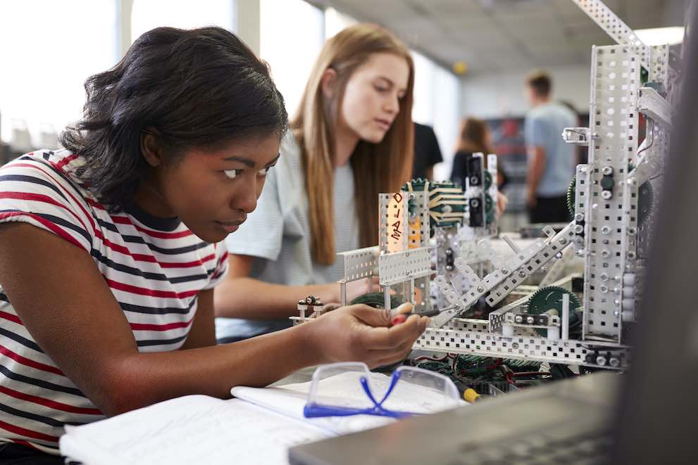 Best Summer Programs To Prepare For University 2025