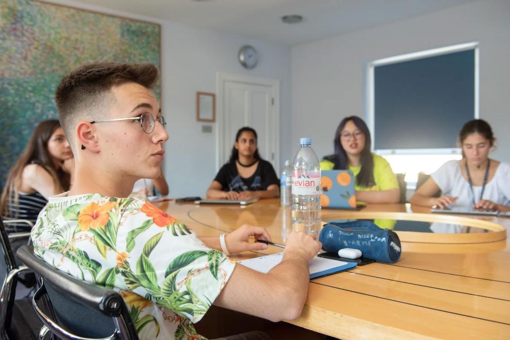 Creative Writing (16-17 years old)