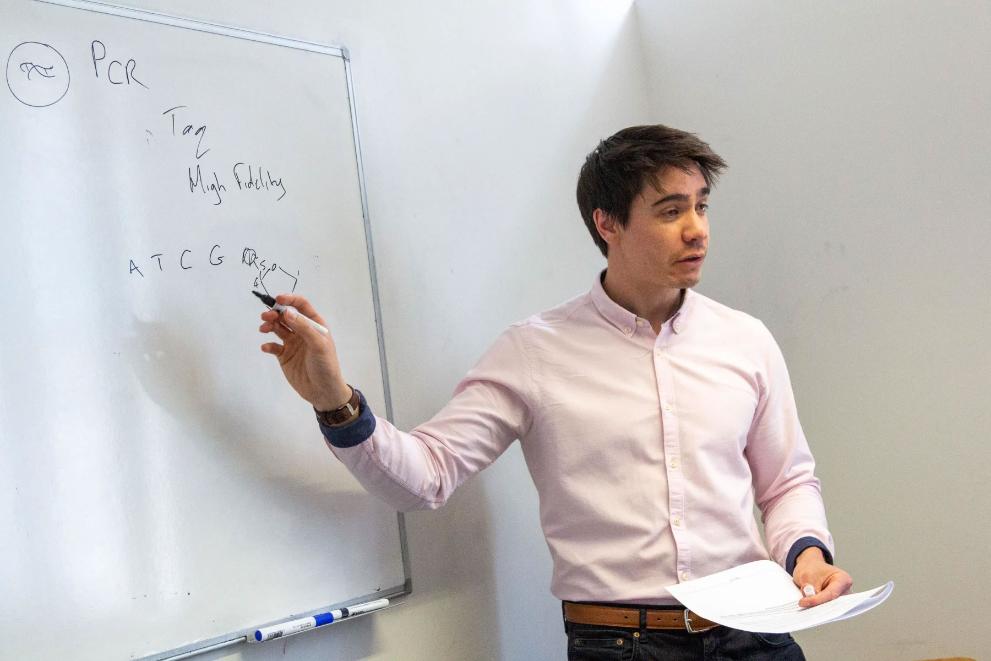 Medicine Explorers (13-14 years old)