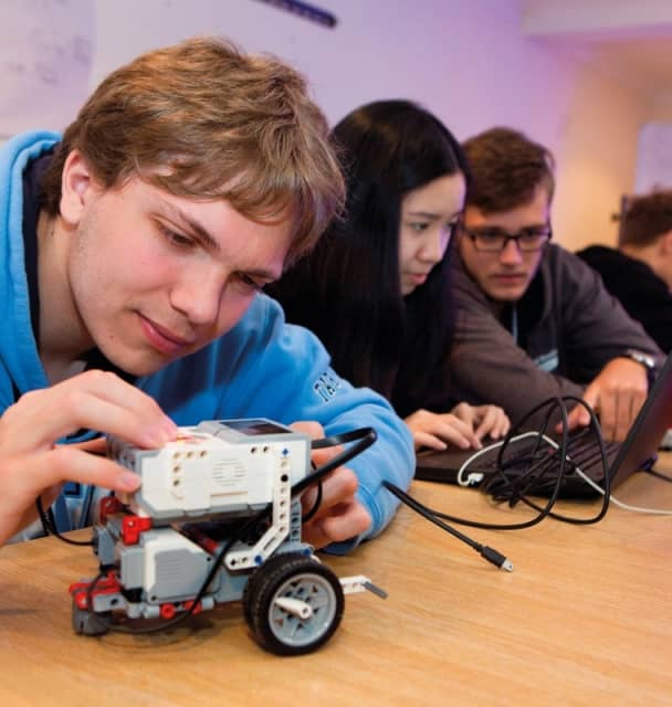 Explore Engineering Summer Course in Oxford Ages 12–15