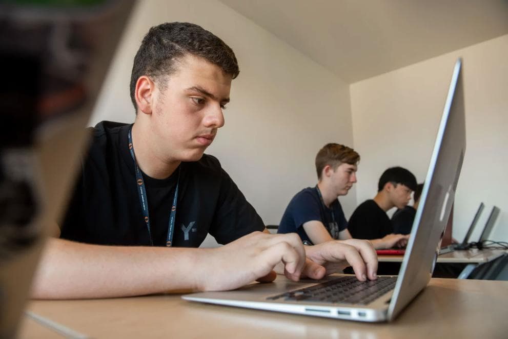 Computer Science Summer Course in Oxford Ages 18–24
