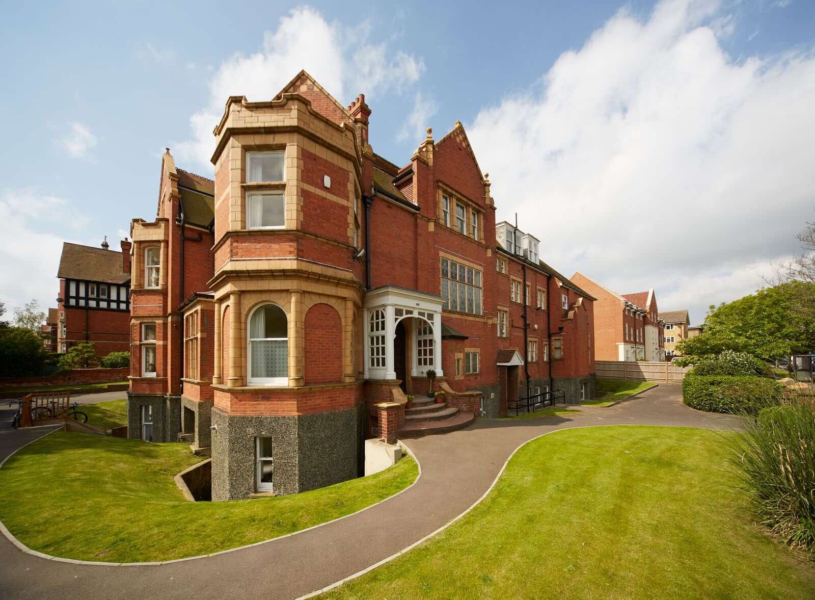 Earlscliffe School