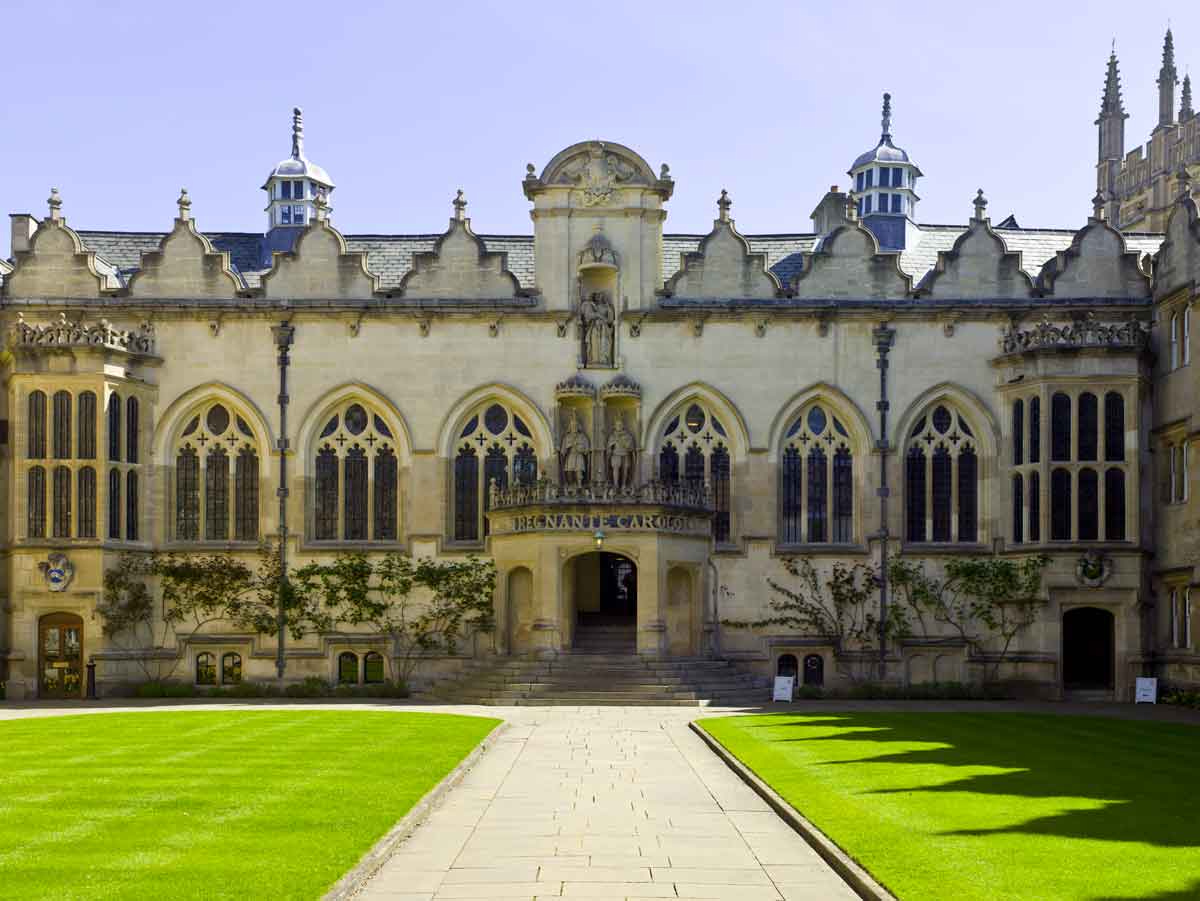 Oriel College summer campus