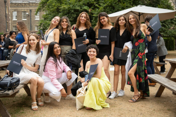 Female Future Leaders (Cambridge, 16-18 years) Summer Course in Oxford ...