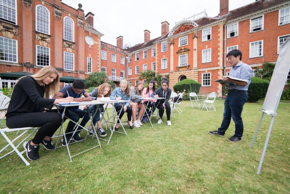 Economics and Finance (16-17 years old) summer course