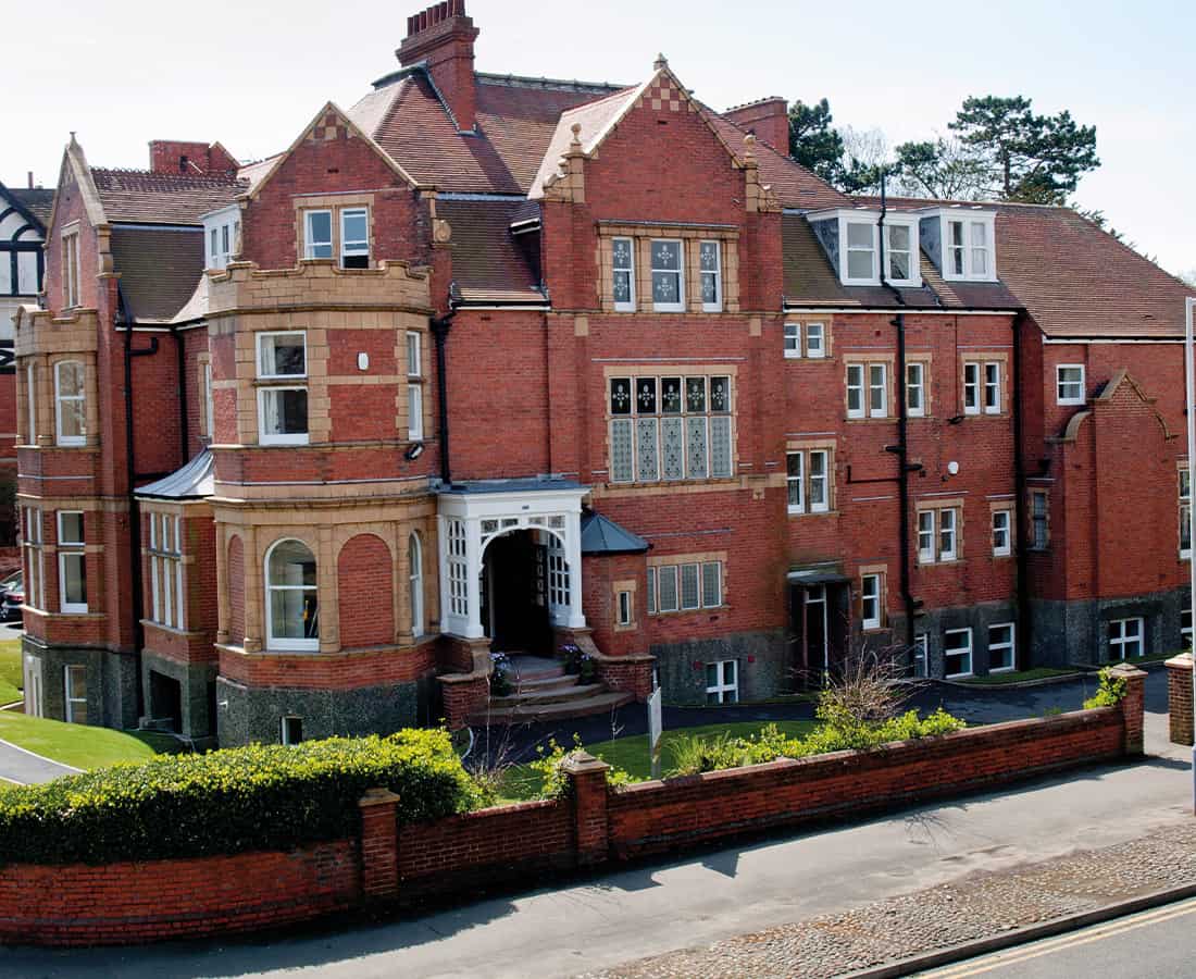 Summer Boarding Courses in Prestigious Schools provider summer courses