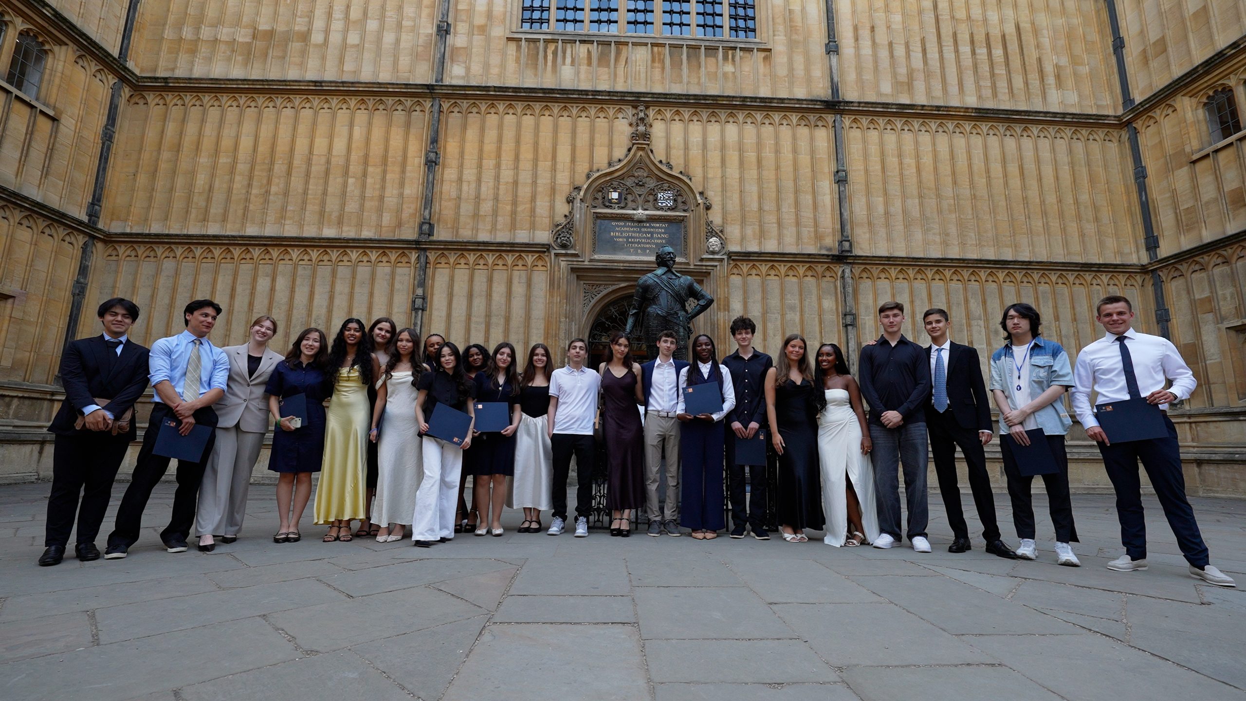 Spark to Connect in Partnership with Saïd Business School hero background