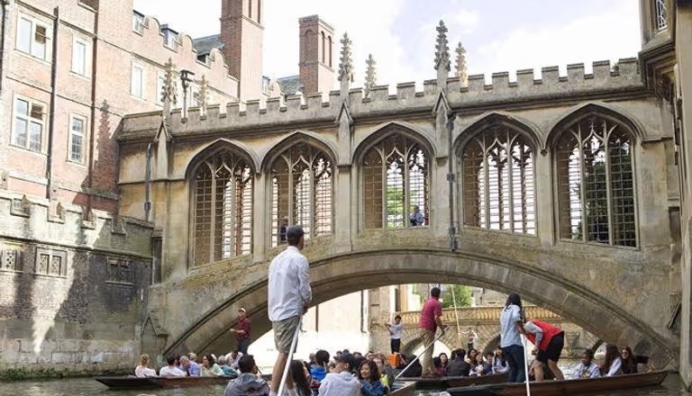 Oxford Royale in Cambridge hero background